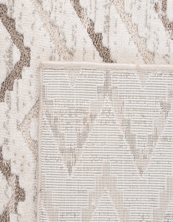 Detail image of Jill Zarin 5' x 7' 6 Uptown Rug