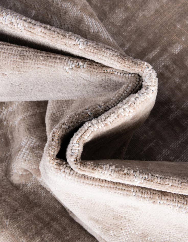 Detail image of  9' x 12' Valencia Rug