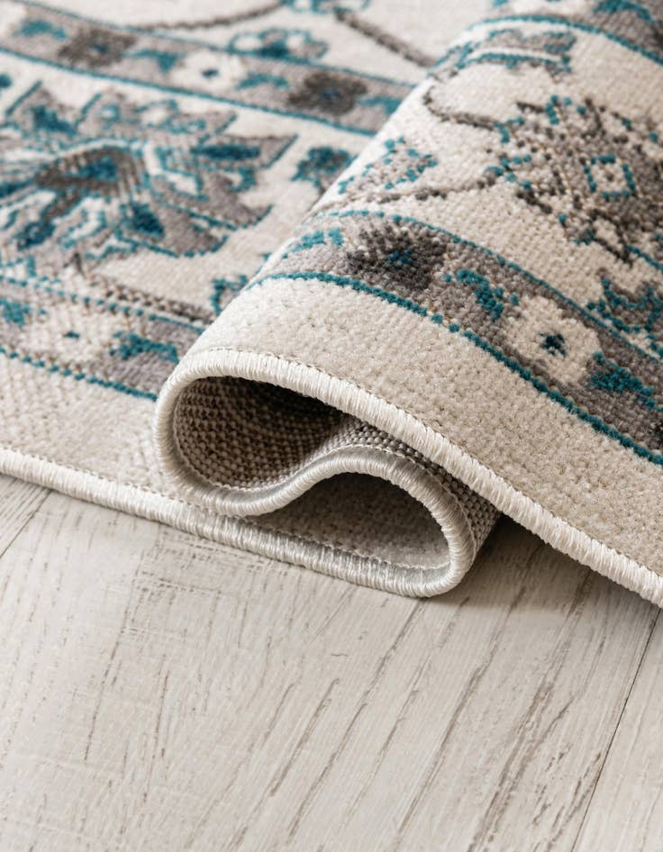 Detail image of  7' 10 x 7' 10 Aarhus Round Rug