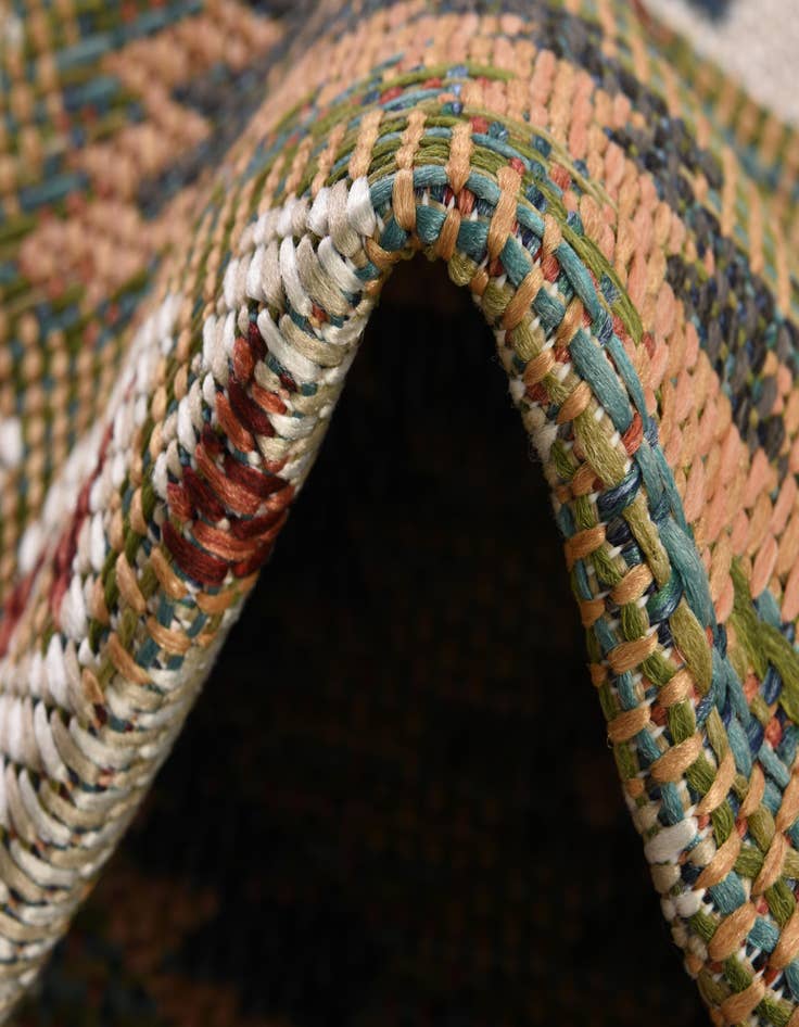 Detail image of  5' 3 x 5' 3  Washable Baja Indoor / Outdoor Round Rug