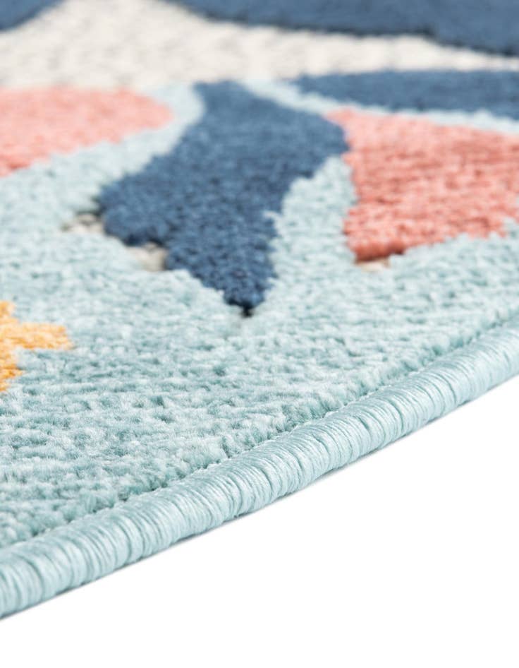 Detail image of  3' 3 x 3' 3  Washable Belize Indoor / Outdoor Round Rug