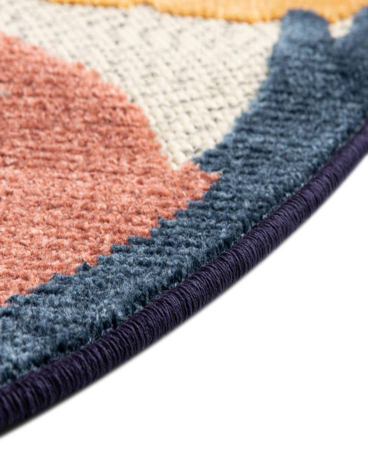 Detail image of  5' 3 x 5' 3  Washable Belize Indoor / Outdoor Round Rug