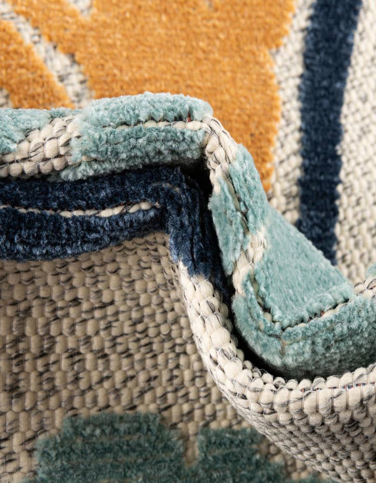 Detail image of  5' 3 x 5' 3  Washable Belize Indoor / Outdoor Round Rug