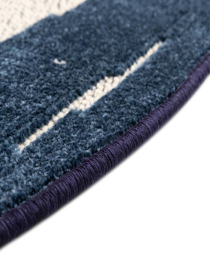 Detail image of  3' 3 x 3' 3  Washable Belize Indoor / Outdoor Round Rug