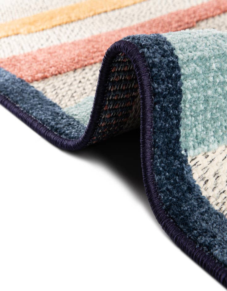 Detail image of  3' 3 x 3' 3  Washable Belize Indoor / Outdoor Round Rug