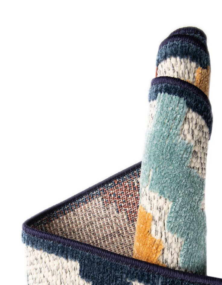 Detail image of  5' 3 x 5' 3  Washable Belize Indoor / Outdoor Round Rug