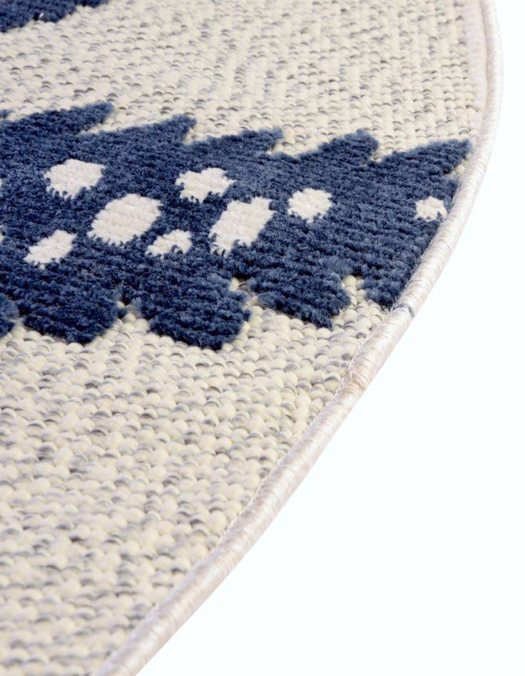 Detail image of  3' 3 x 3' 3  Washable Belize Indoor / Outdoor Round Rug