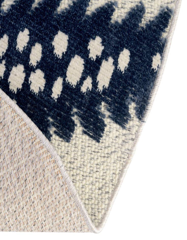 Detail image of  3' 3 x 3' 3  Washable Belize Indoor / Outdoor Round Rug