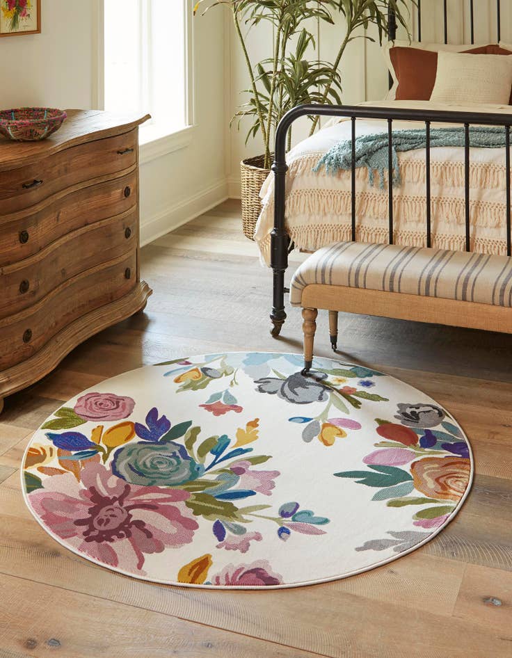 Detail image of  7' x 7' Blossom Round Rug