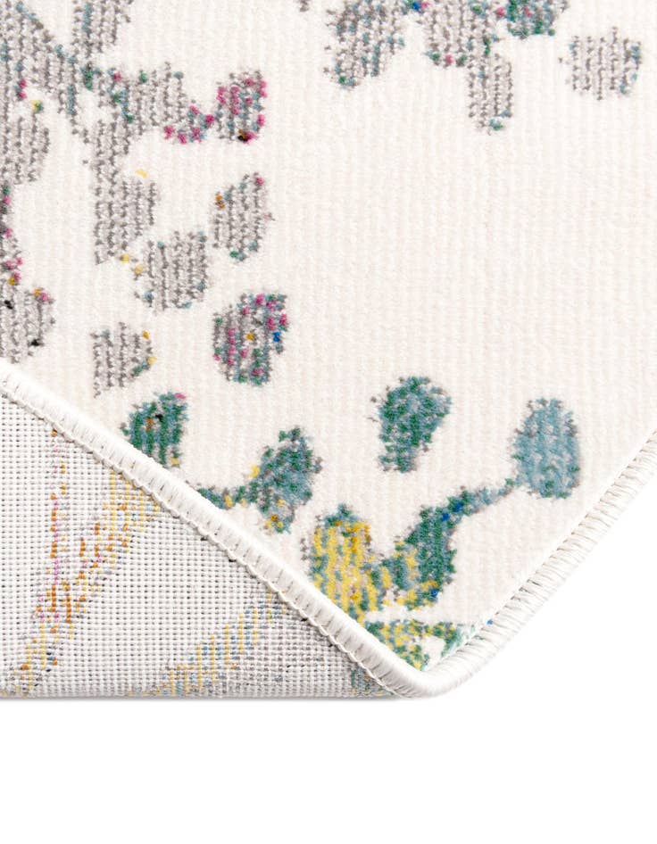 Detail image of  5' 3 x 5' 3 Blossom Round Rug