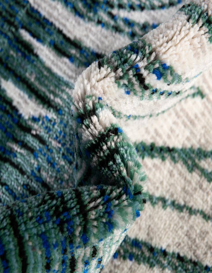 Detail image of  7' x 7' Blossom Round Rug