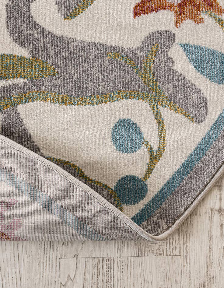 Detail image of  8' x 8' Blossom Round Rug