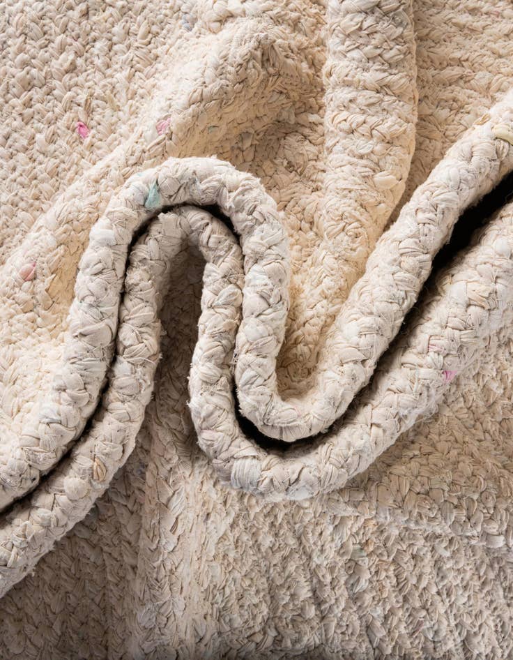 Detail image of  3' 3 x 3' 3  Hand Braided Chindi Round Rug