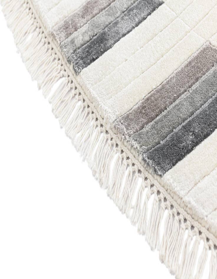 Detail image of  6' 5 x 6' 5  Hand Knotted Darya Wool Round Rug