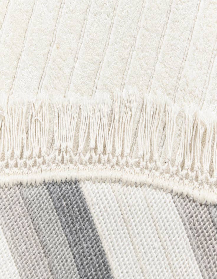 Detail image of  6' 5 x 6' 5  Hand Knotted Darya Wool Round Rug