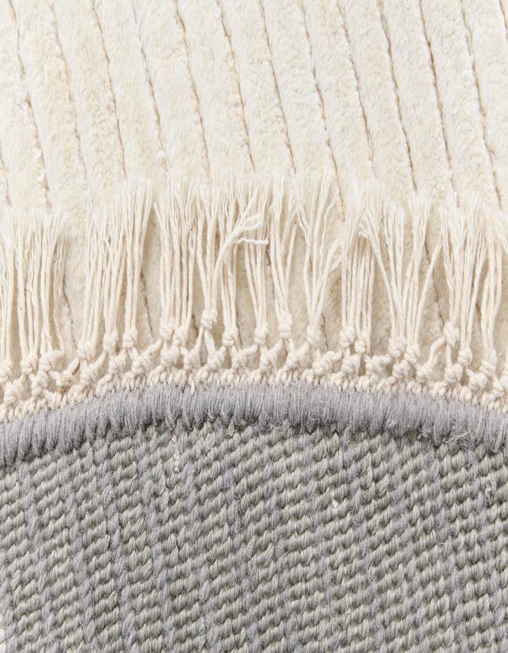 Detail image of  5' 5 x 5' 5  Hand Knotted Darya Wool Round Rug