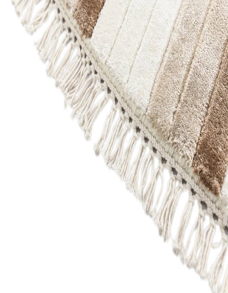 Detail image of  6' 7 x 6' 7  Hand Knotted Darya Wool Round Rug