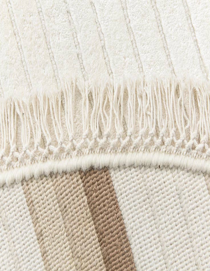 Detail image of  6' 7 x 6' 7  Hand Knotted Darya Wool Round Rug