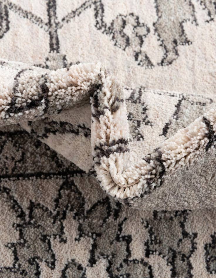 Detail image of  3' 3 x 3' 3 Eco Traditional Round Rug