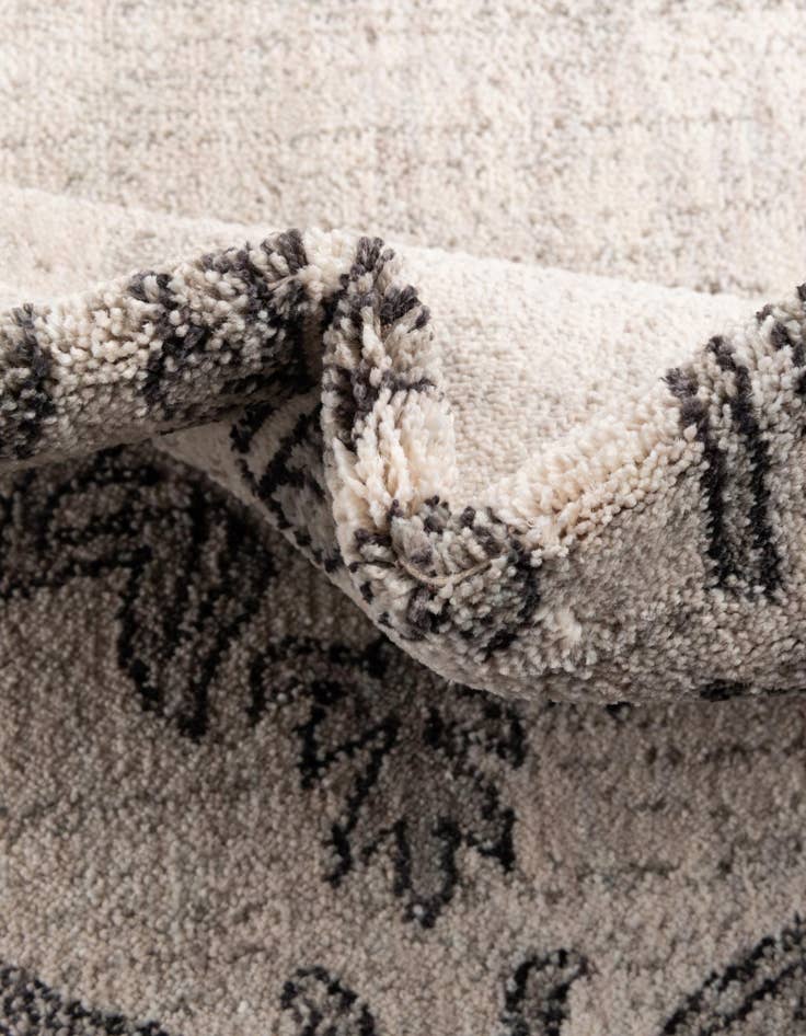 Detail image of  7' x 7' Eco Traditional Round Rug