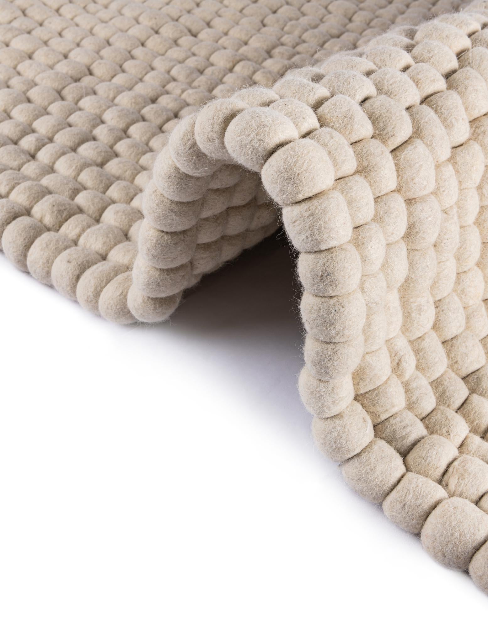 Ivory 5' x 5' Felt Ball Wool Round Rug | Rugs.com