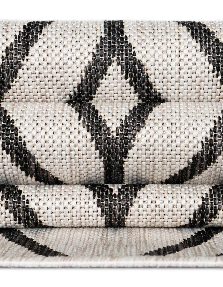 Detail image of  6' 7 x 6' 7  Washable Jill Zarin Turks and Caicos Indoor / Outdoor Round Rug