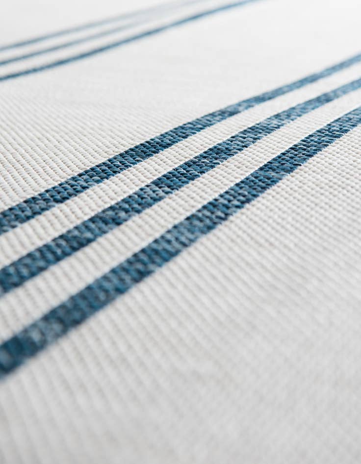 Detail image of  4' x 4'  Washable Jill Zarin Anguilla Indoor / Outdoor Round Rug