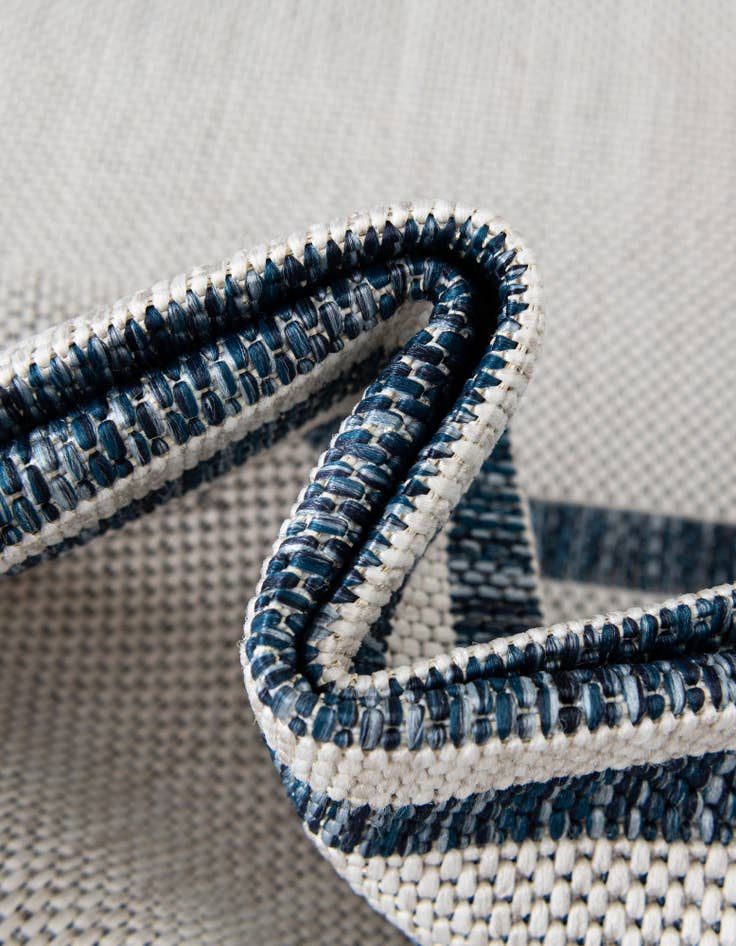 Detail image of  4' x 4'  Washable Jill Zarin Anguilla Indoor / Outdoor Round Rug