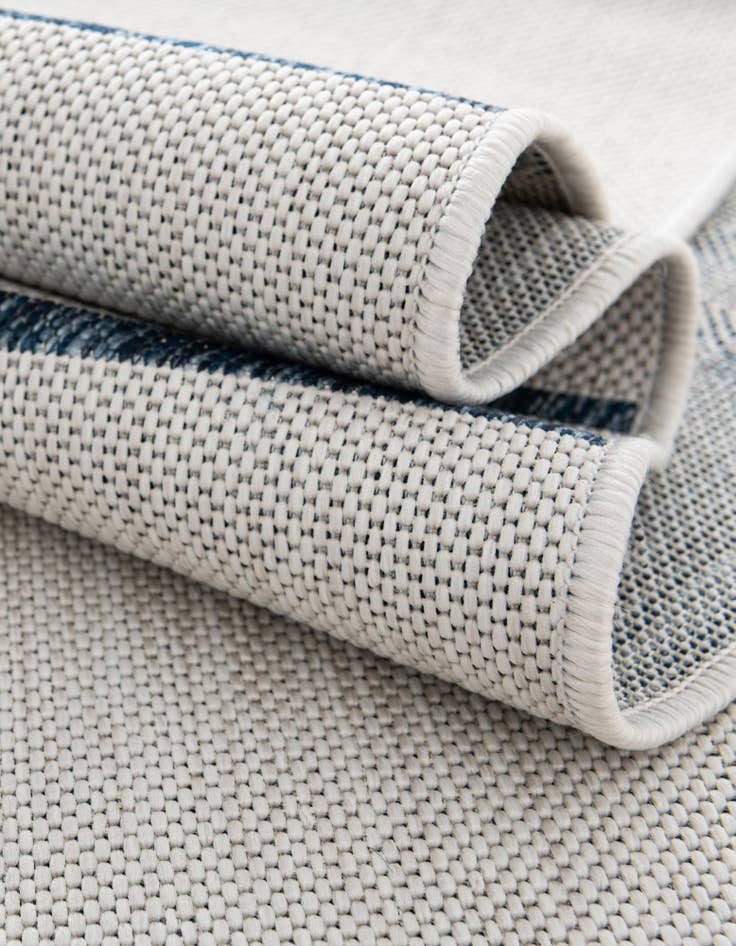 Detail image of  4' x 4'  Washable Jill Zarin Anguilla Indoor / Outdoor Round Rug