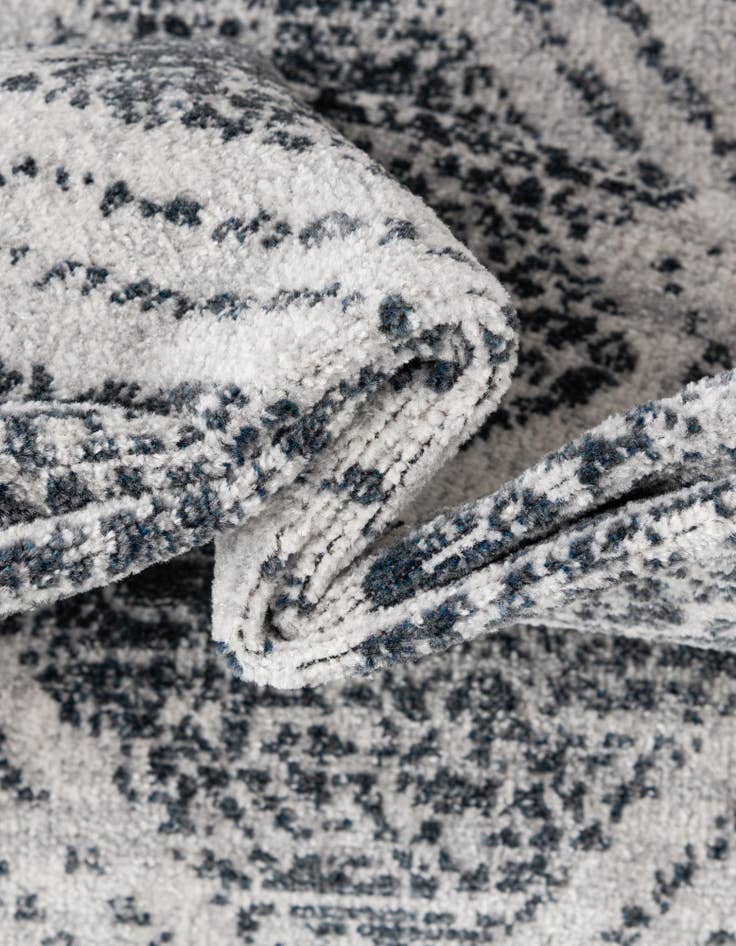 Detail image of  3' 3 x 3' 3 Kamala Washable Round Rug