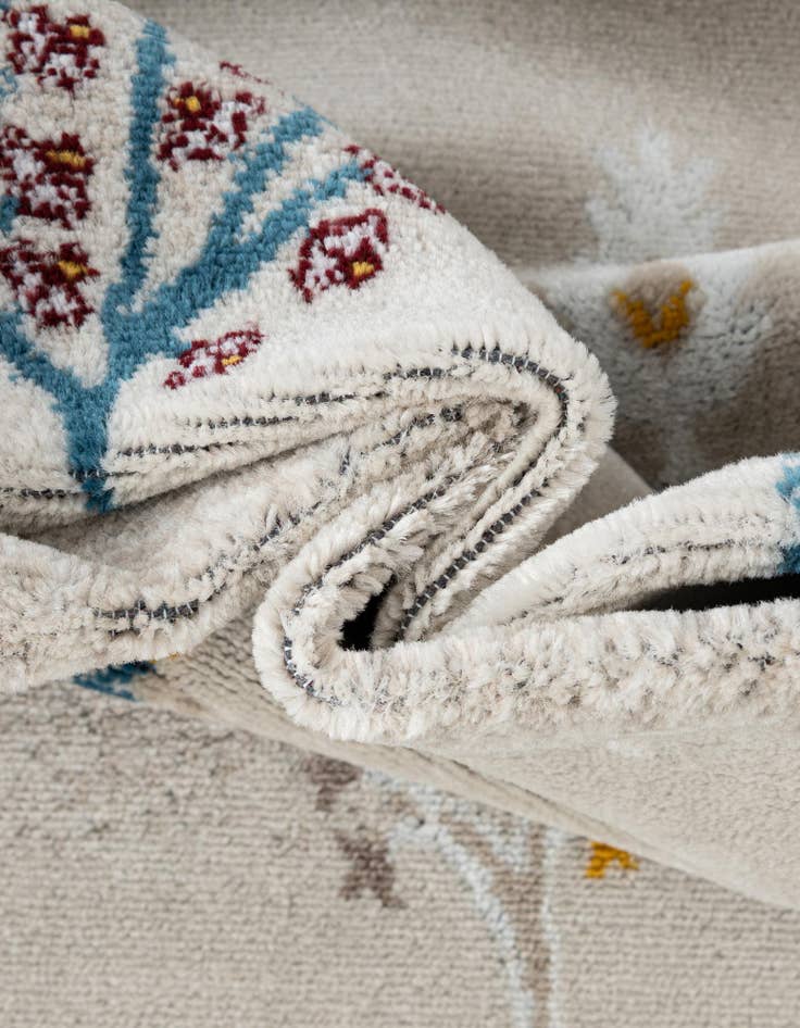 Detail image of  3' 1 x 3' 1 Laguna Round Rug