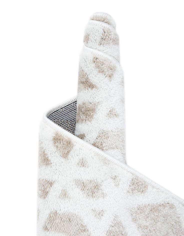 Detail image of  5' 3 x 5' 3 Laguna Round Rug