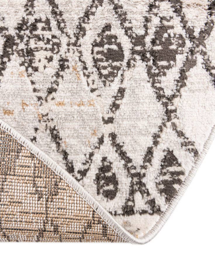 Detail image of  6' x 6' Leipzig Round Rug