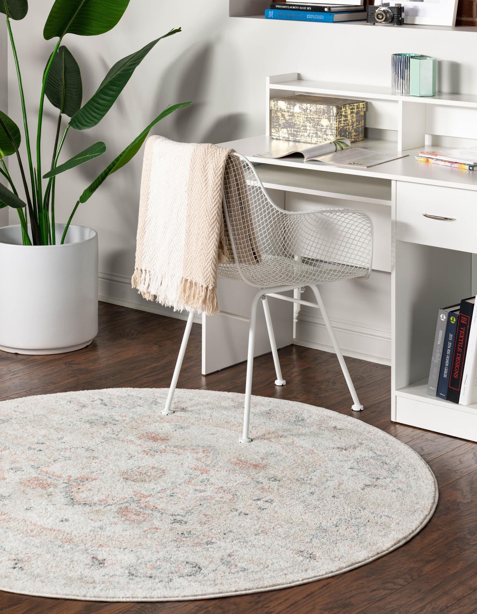 Ivory 4' x 4' Madeline Vintage Round Rug | Rugs.com