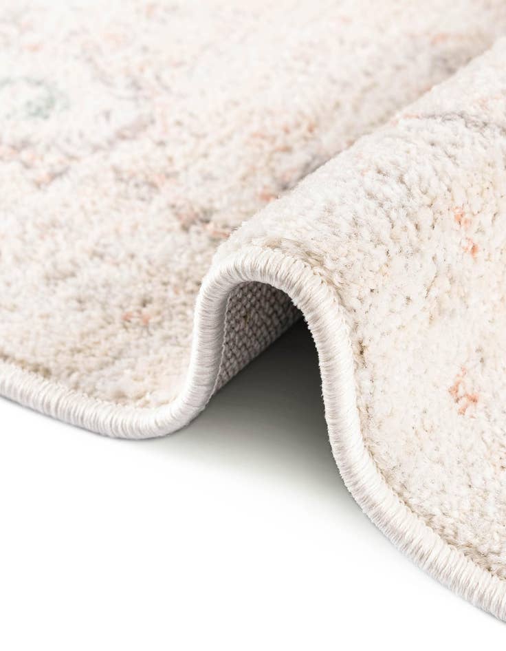 Detail image of  7' 10 x 7' 10 Madeline Vintage Round Rug