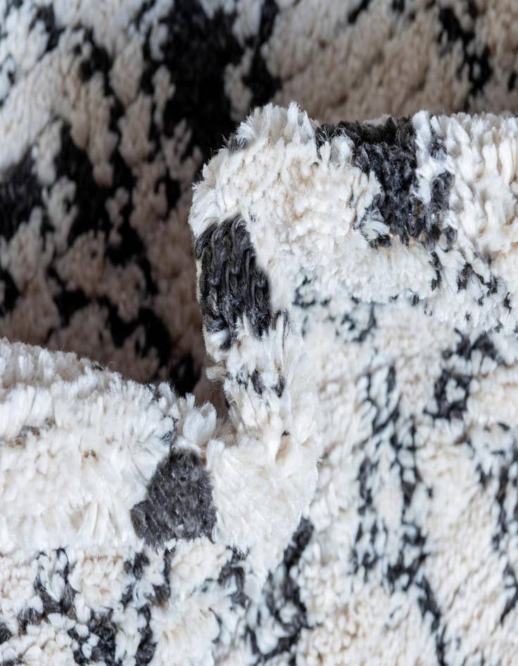 Detail image of  4' x 4' Morocco Round Rug