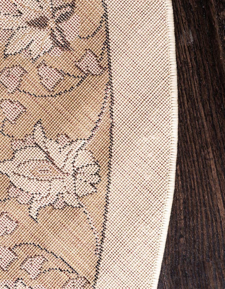 Detail image of  7' 10 x 7' 10 Neda Round Rug