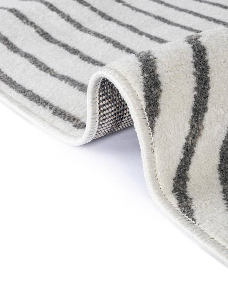 Detail image of  10' x 10' Oslo Round Rug