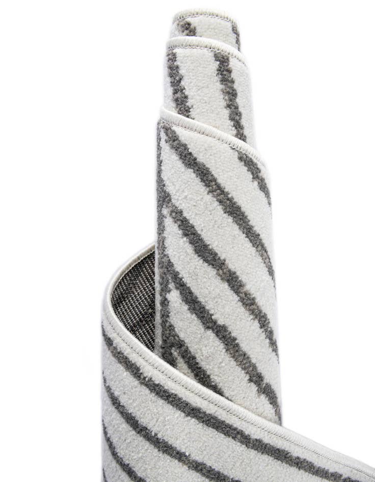 Detail image of  10' x 10' Oslo Round Rug