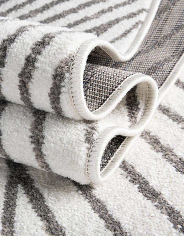 Detail image of  10' x 10' Oslo Round Rug