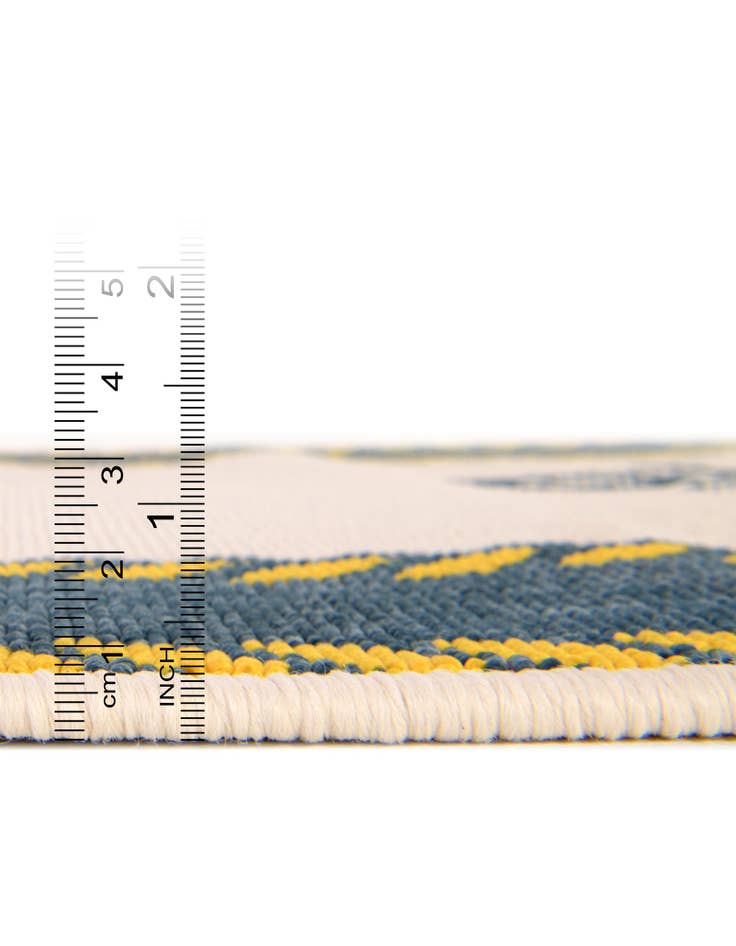 Detail image of  7' x 7'  Washable Coastal Indoor / Outdoor Round Rug