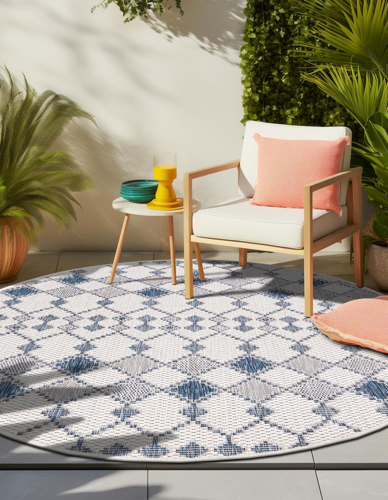 Ivory 3' x 3' Lattice Indoor / Outdoor Round Rug | Rugs.com