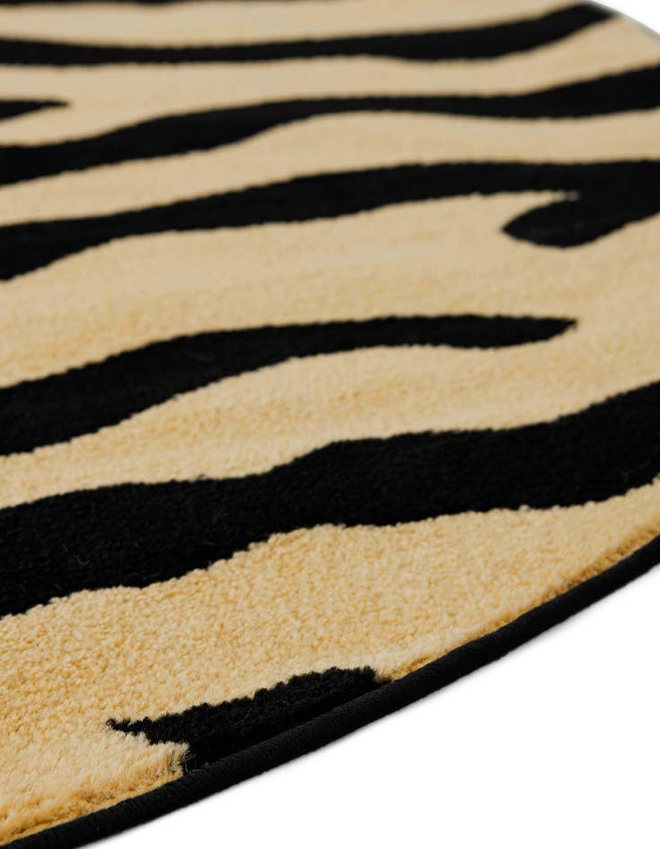 Detail image of  4' x 4' Savannah Round Rug