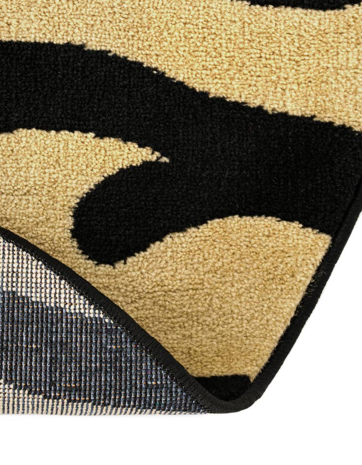 Detail image of  4' x 4' Savannah Round Rug