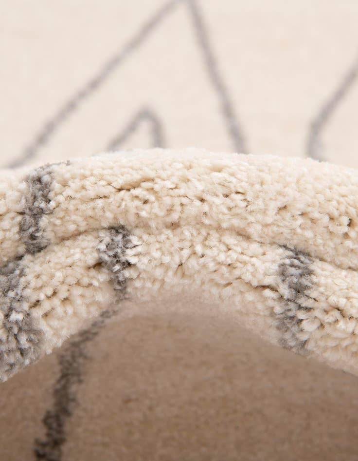 Detail image of  8' x 8' Titania Round Rug