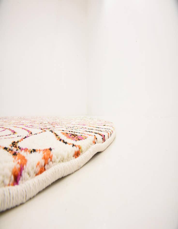 Detail image of  8' x 8' Tuscany Round Rug