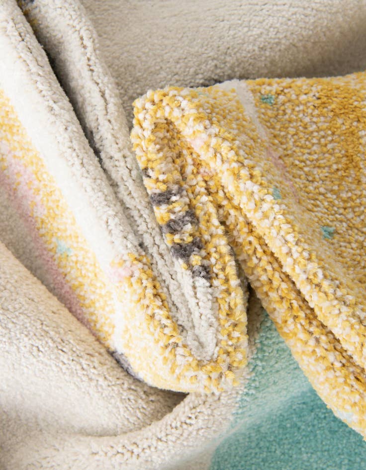 Detail image of  7' 10 x 7' 10 Animals Whimsy Kids Round Rug