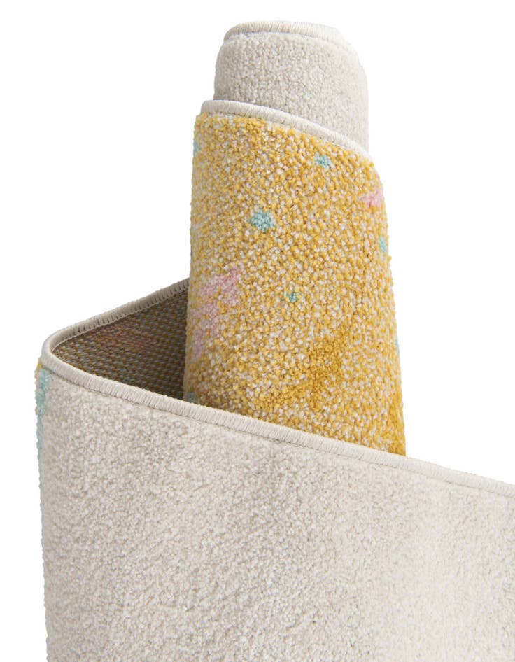 Detail image of  7' 10 x 7' 10 Animals Whimsy Kids Round Rug