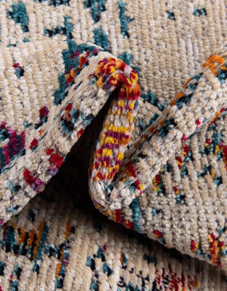 Detail image of  2' x 6' Amulet Runner Rug