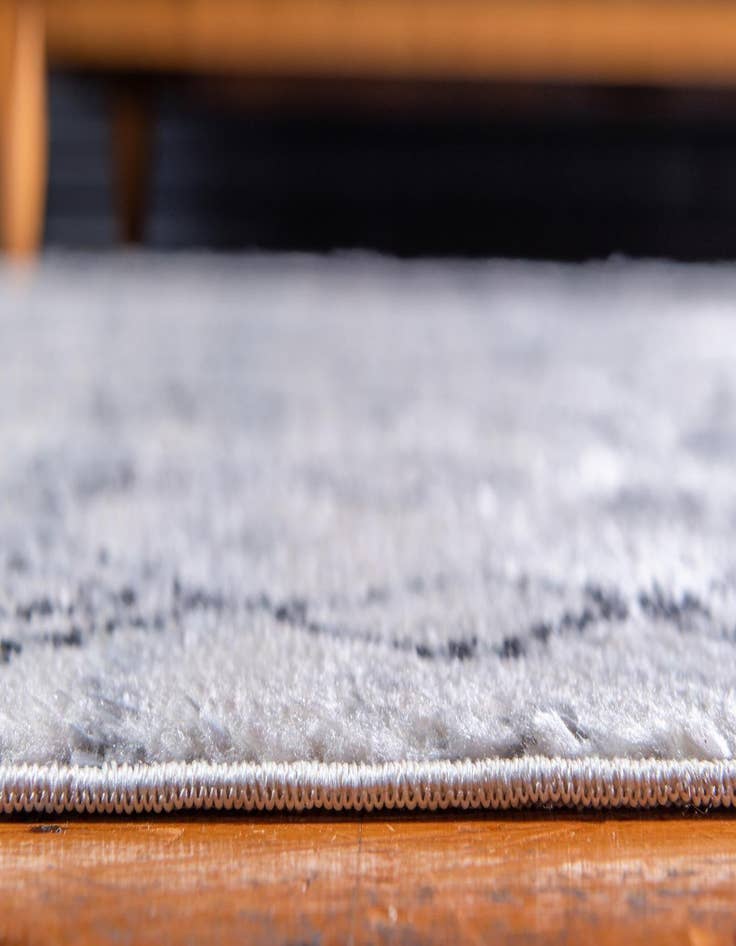 Detail image of  2' 4 x 6' Artemis Runner Rug